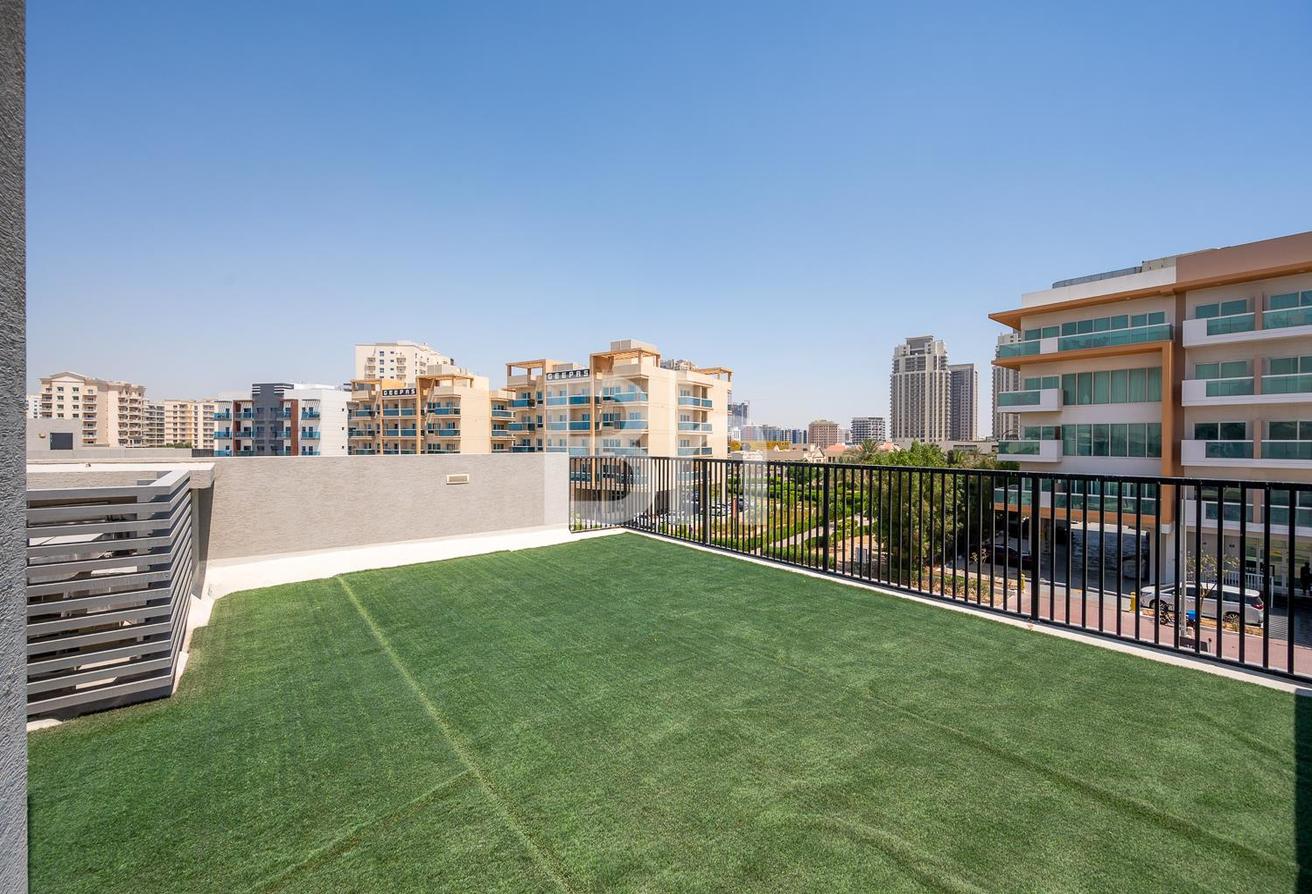 Corner Villa | Own private Pool | Unfurnished photo 15