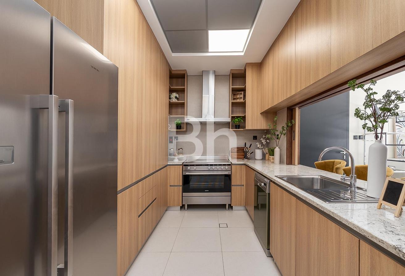 Corner Villa | Own private Pool | Unfurnished photo 4