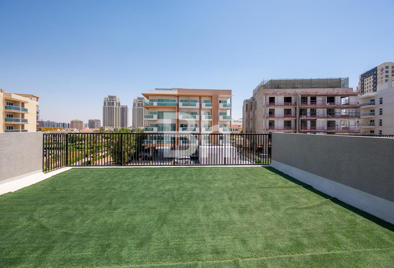 Corner Villa | Own private Pool | Unfurnished photo 24