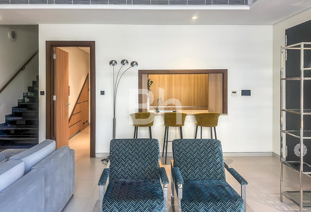 Corner Villa | Own private Pool | Unfurnished photo 9