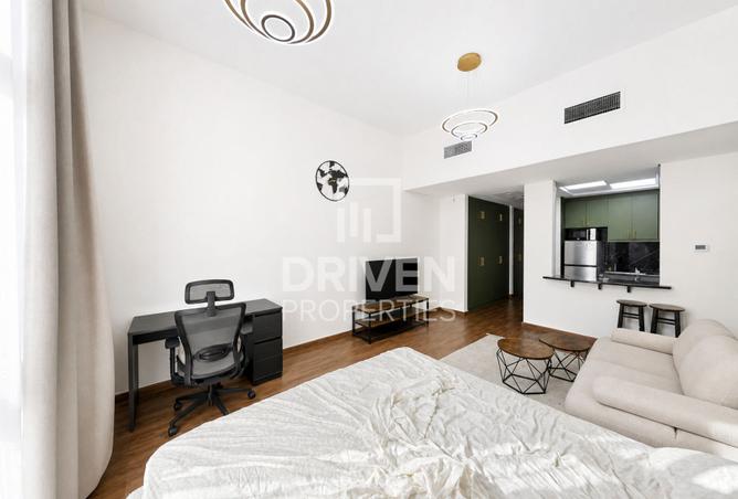 Close to Metro | Upgraded | Tenanted | High ROI