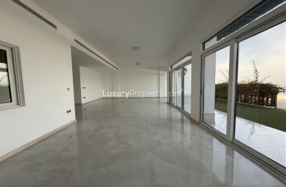 Villa - 5 Bedrooms - 6 Bathrooms for rent in Palma Residences - Palm Jumeirah - Dubai