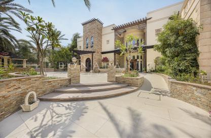 Villa - 6 - 7 for sale in Sector H - Emirates Hills - Dubai