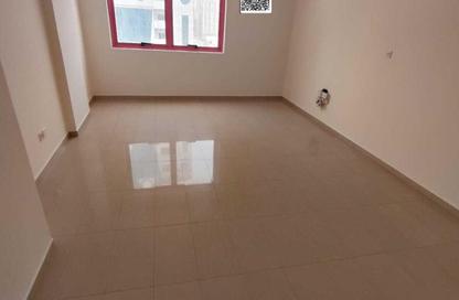 Apartment - 3 Bedrooms - 3 Bathrooms for rent in Qasimia 10 building - Al Mahatta - Al Qasimia - Sharjah