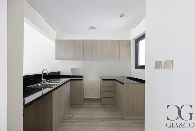 87464238 - Property Image 2