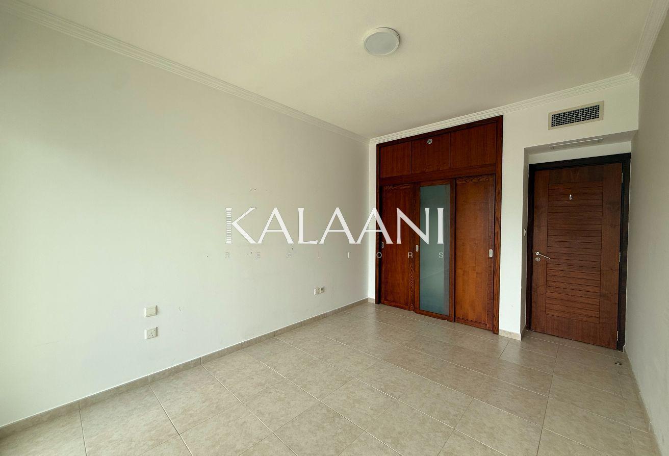 Chiller Free | Maid's Room | Marina View photo 4