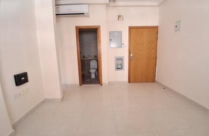 Apartment - 1 - 1 for rent in Fire Station Road - Muwaileh - Sharjah