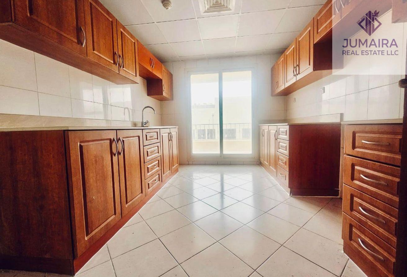 2 Bedroom Apartment | Opp to Mall | Shared Pool