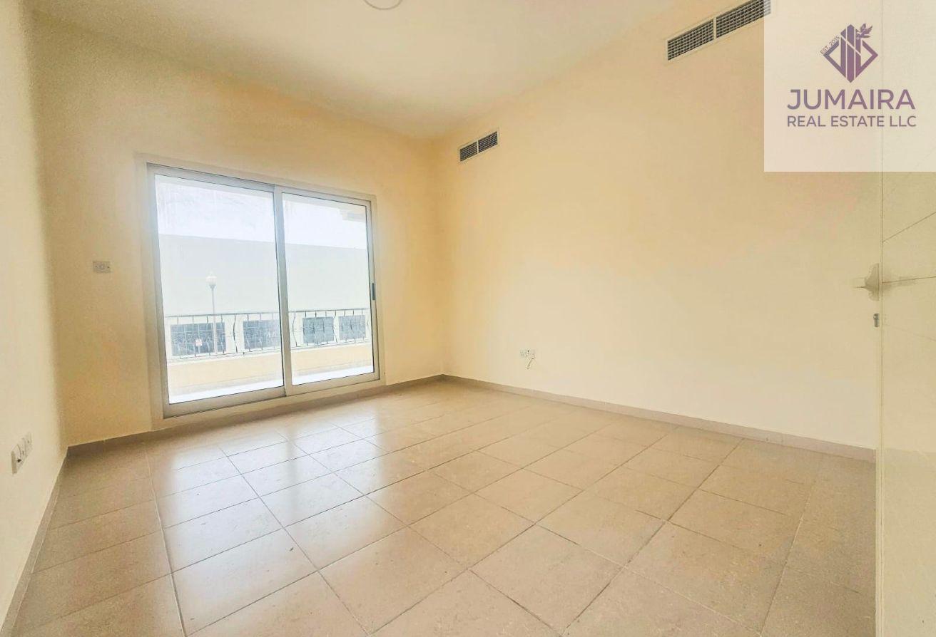 2 Bedroom Apartment | Opp to Mall | Shared Pool