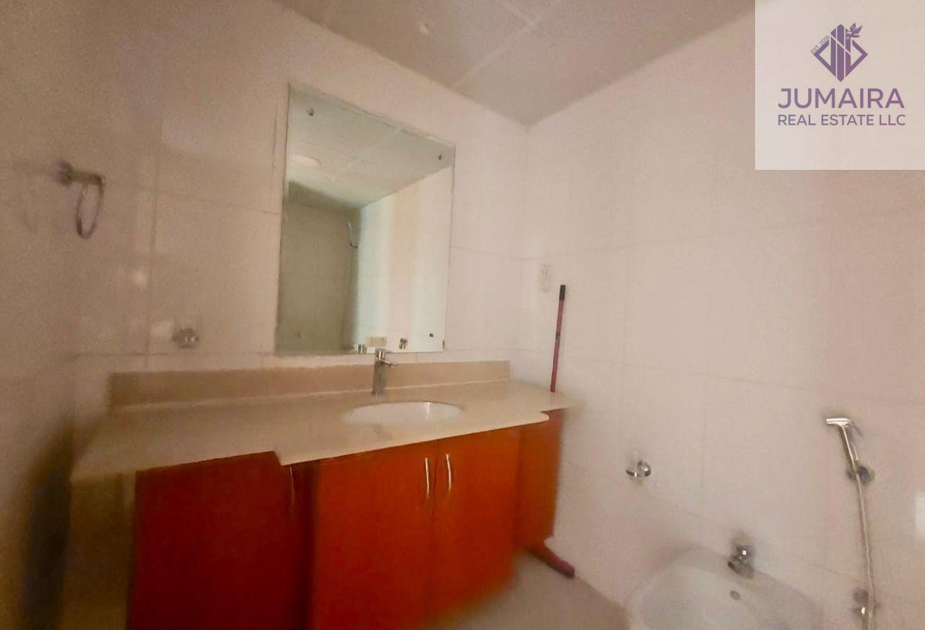 2 Bedroom Apartment | Opp to Mall | Shared Pool