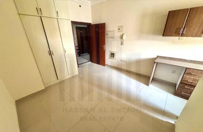 Apartment - Studio - 1 Bathroom for rent in Fire Station Road - Muwaileh - Sharjah Apartment - Studio - 1 Bathroom for rent in Fire Station Road - Muwaileh - Sharjah