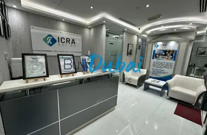 مكتب - غرفة نوم - 1 حمام للايجار في القمة - الخليج التجاري - دبي