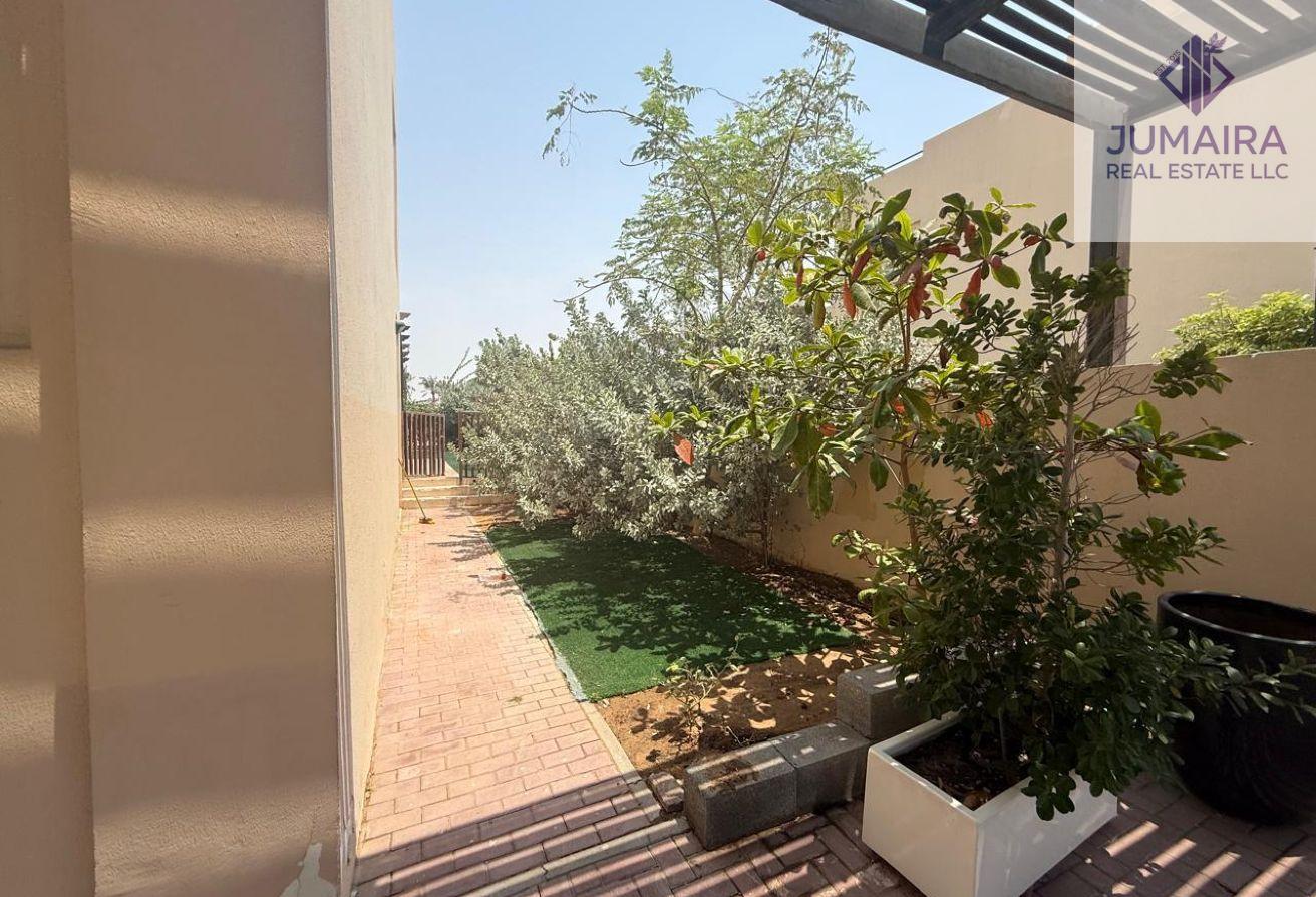 Spacious Duplex I Bright I Stunning Golf View .