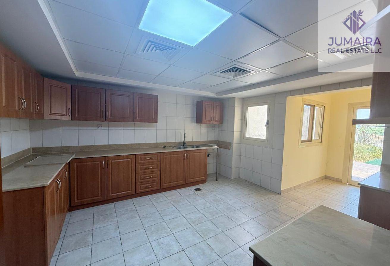 Spacious Duplex I Bright I Stunning Golf View .