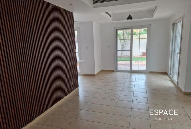 74242130 - الصورة الرئيسية للعقار