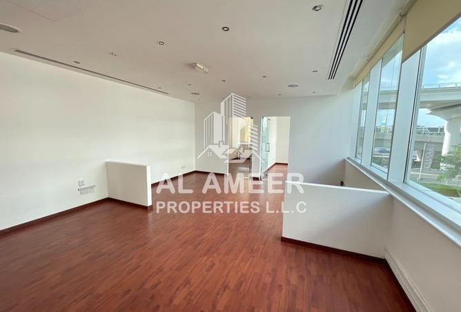 82367869 - Property Image 3