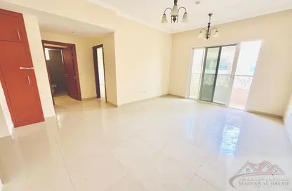 Apartment - 2 Bedrooms - 3 Bathrooms for rent in Muwaileh 29 Building - Muwaileh - Sharjah