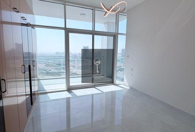 READY TO MOVE | PRIME LOCATION | SMART HOME photo 2