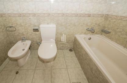 Apartment - 3 Bedrooms - 4 Bathrooms for rent in Al Durrah Tower - Al Majaz - Sharjah