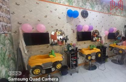Shop - Studio for rent in Al Karama Sqaure - Al Karama - Dubai