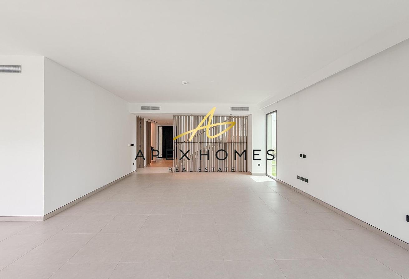 Private Pool | Upgraded | Vacant Now photo 3