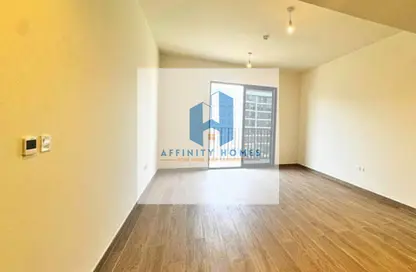 Apartment - Studio - 1 Bathroom for rent in The Regent - Town Square - Dubai