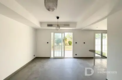 تاون هاوس - 2 غرف نوم - 2 حمامات للايجار في الينابيع 11 - الينابيع - دبي