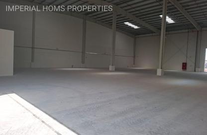 Warehouse - Studio - 2 Bathrooms for rent in Umm Al Thuoob - Umm Al Quwain
