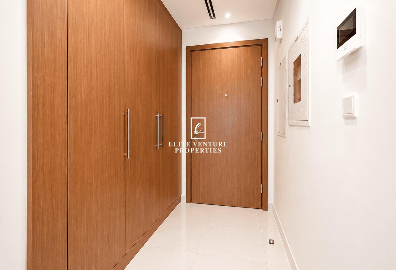 BRIGHT APARTMENT | MODERN LIVING | SPACIOUS photo 10