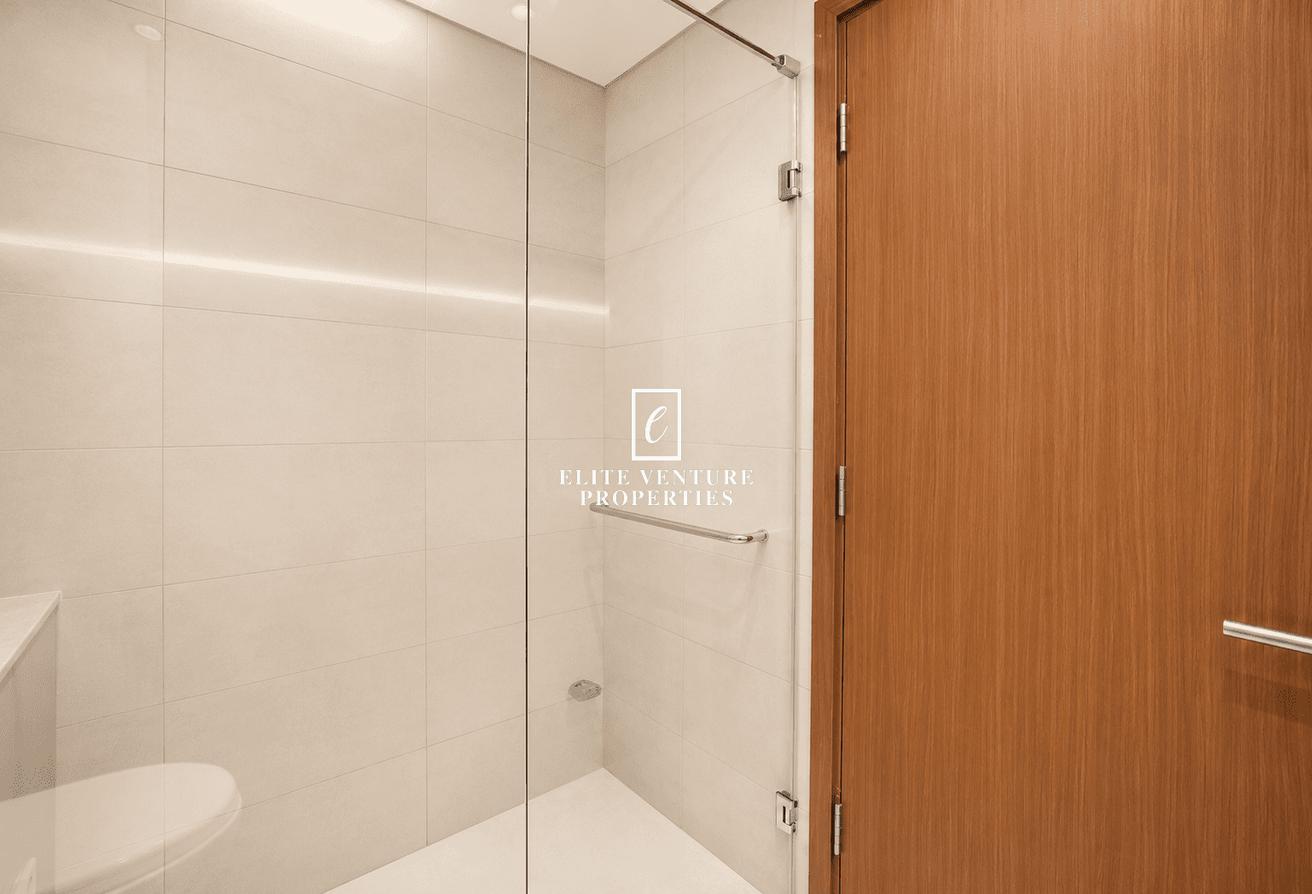 BRIGHT APARTMENT | MODERN LIVING | SPACIOUS photo 12