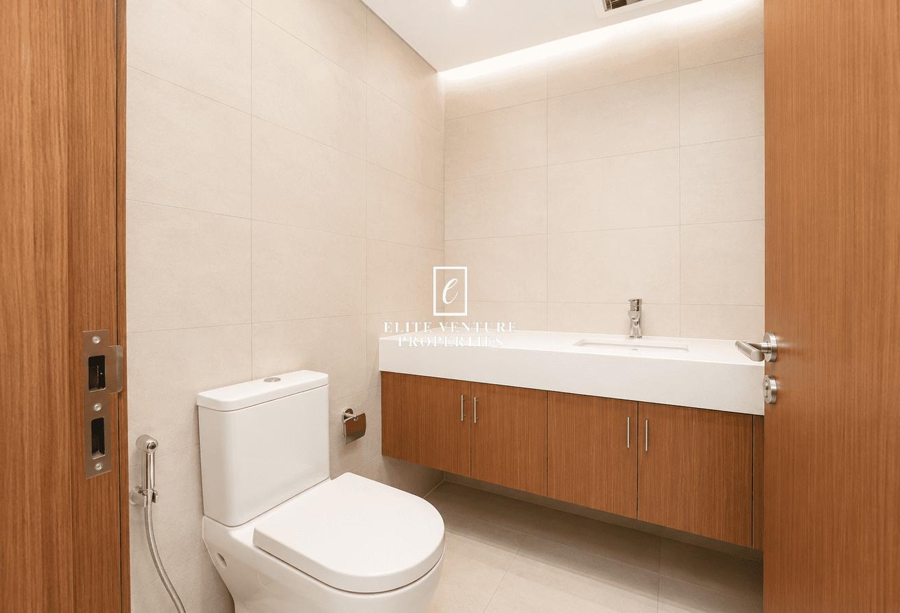 BRIGHT APARTMENT | MODERN LIVING | SPACIOUS photo 11
