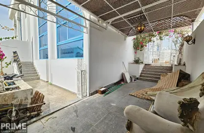 فيلا - 4 غرف نوم - 5 حمامات للايجار في منطقة المحاربة - الكرامة - أبوظبي