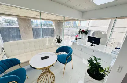 مكتب - غرفة نوم - 1 حمام للايجار في ريم ريزدنسي - الكرامة - دبي