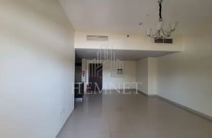 شقة - 2 غرف نوم - 2 حمامات للايجار في مبنى هلا الجداف - القرية التراثية - دبي