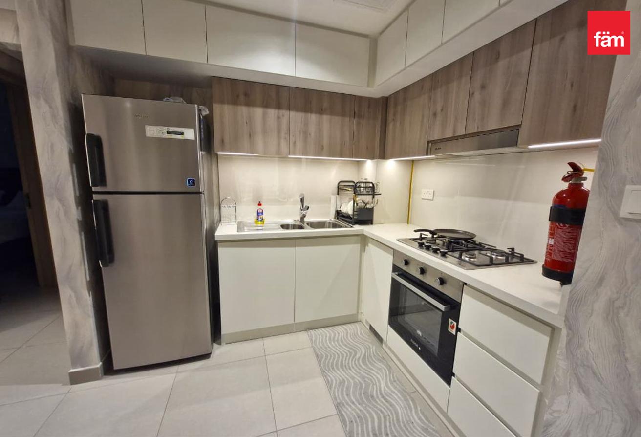 Fully Furnished | Close To Park | High Floor photo 3