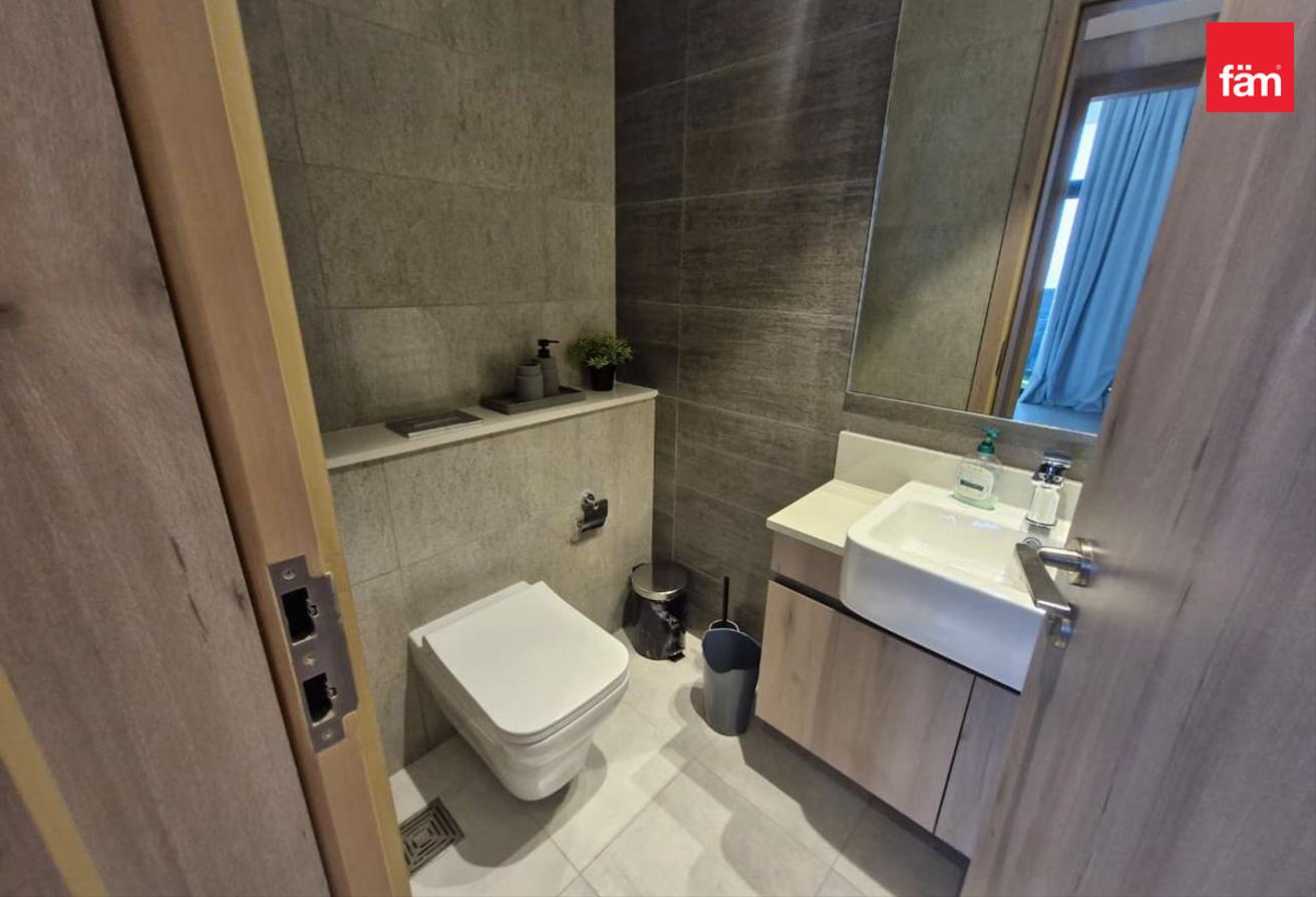 Fully Furnished | Close To Park | High Floor photo 5