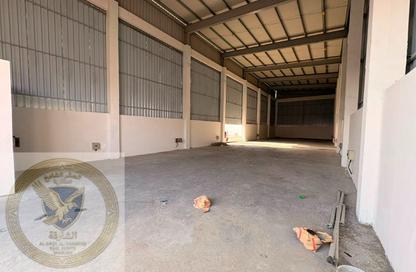 Factory - Studio - 3 Bathrooms for rent in Al Sajaa S - Al Sajaa - Sharjah
