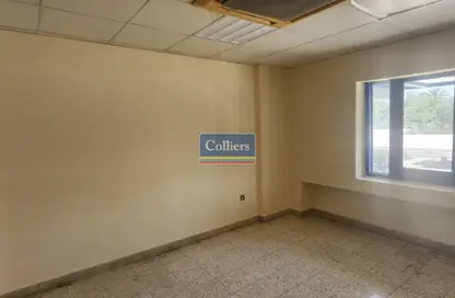 مكتب - 2 غرف نوم - 2 حمامات للايجار في المقاطعة المركزية - العين