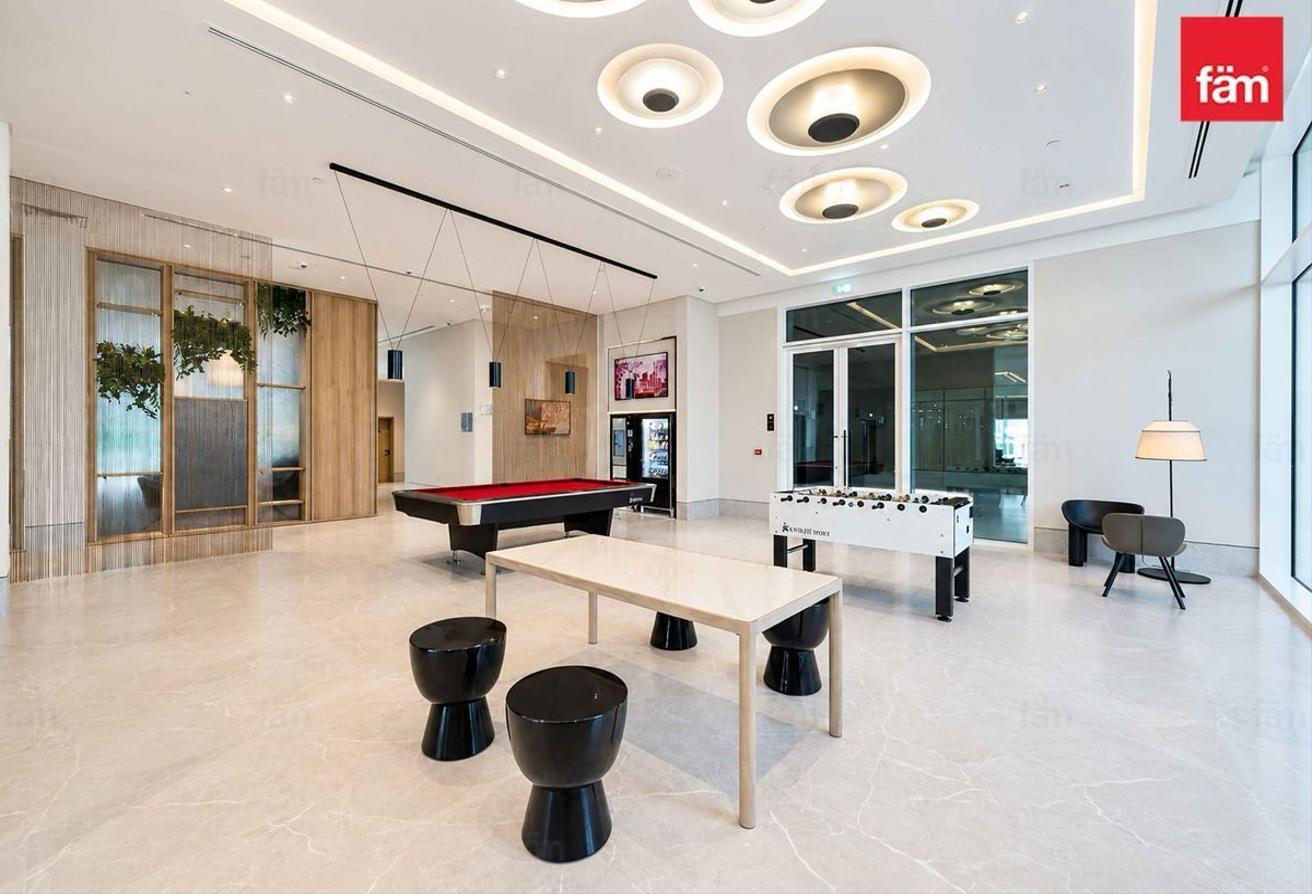 1 Bedroom | Mid Floor | Vacant | Pool View photo 14
