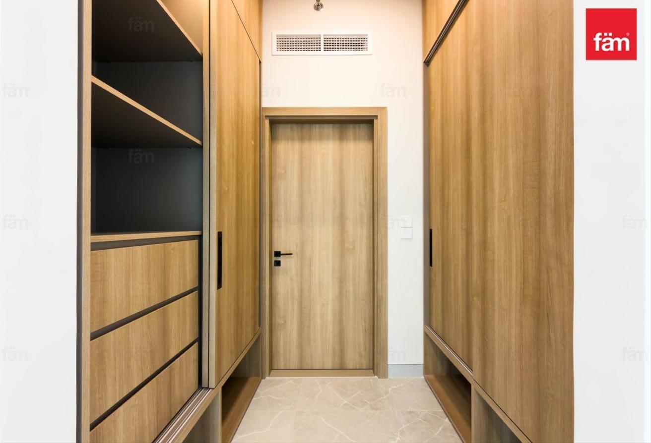 1 Bedroom | Mid Floor | Vacant | Pool View photo 9