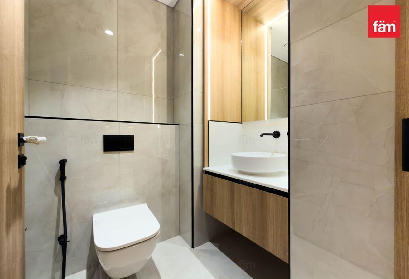 1 Bedroom | Mid Floor | Vacant | Pool View photo 7