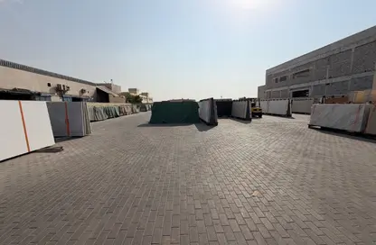 مستودع - استوديو - 1 حمام للبيع في الصجعة - الشارقة