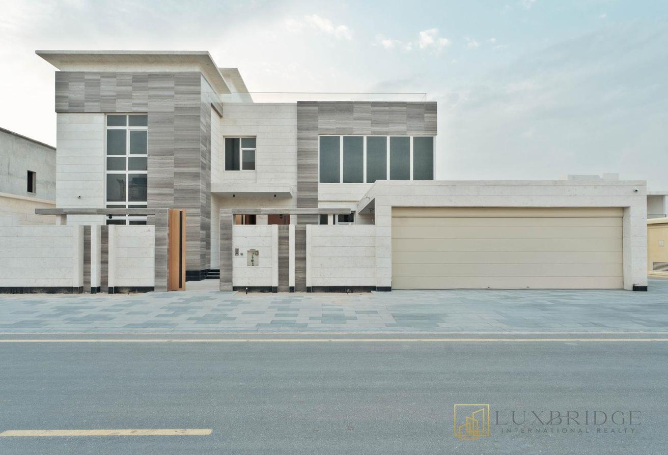 Exquisite Living | Spacious Villa | Brand New photo 2
