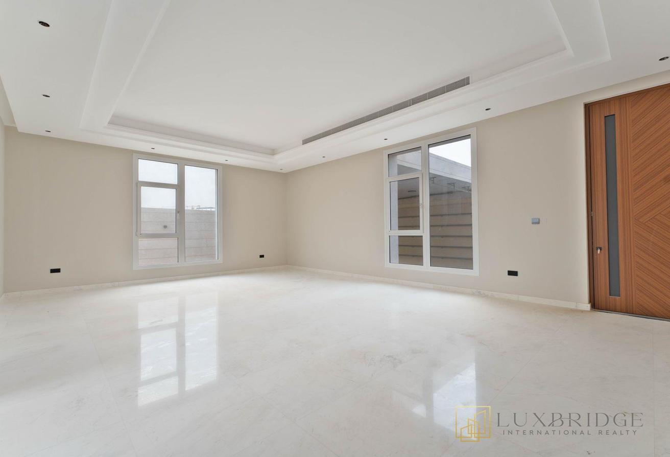 Exquisite Living | Spacious Villa | Brand New photo 4