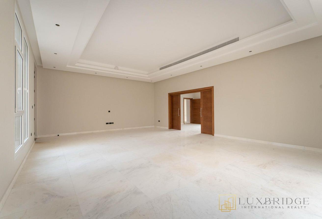 Exquisite Living | Spacious Villa | Brand New photo 5