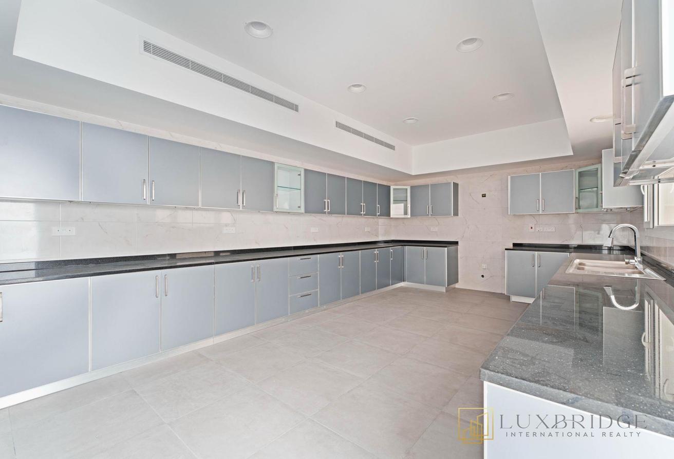 Exquisite Living | Spacious Villa | Brand New photo 6