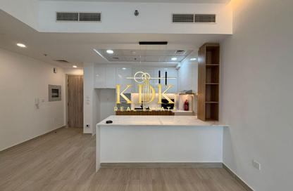 Apartment - 1 Bedroom - 2 Bathrooms for rent in The East Crest by Meteora - District 17 - Jumeirah Village Circle - Dubai
