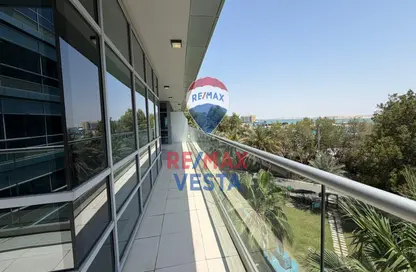 شقة - 2 غرف نوم - 2 حمامات للايجار في المراسي - البطين - أبوظبي