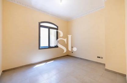 Villa - 5 - 6 for sale in Al Qurm Compound - Al Qurm - Abu Dhabi Villa - 5 - 6 for sale in Al Qurm Compound - Al Qurm - Abu Dhabi