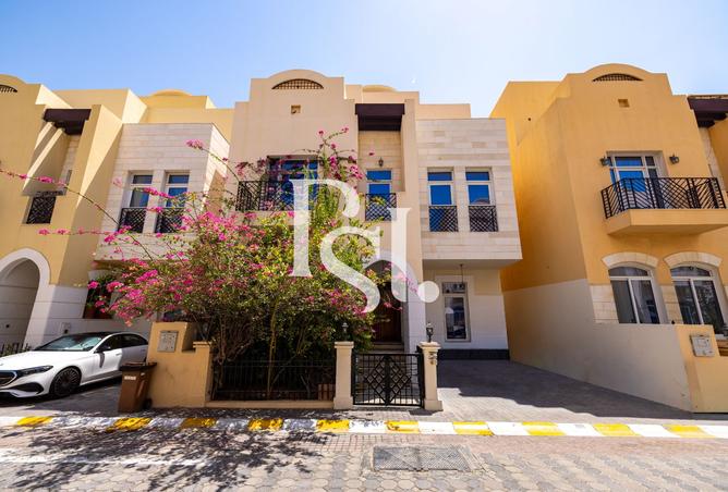 5BR+Maid | Spacious Dining Room | Prime Location